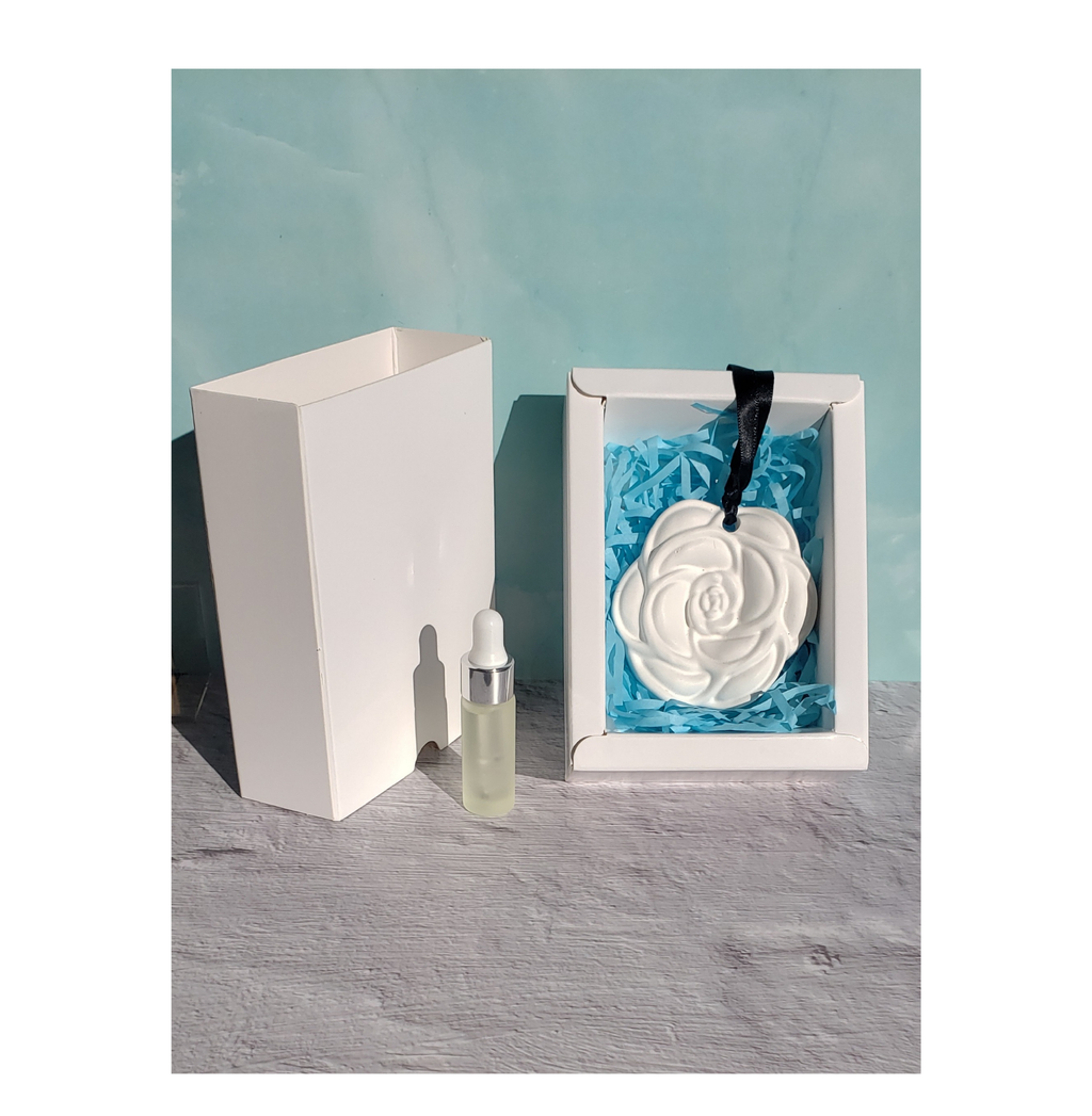 Coffret plâtre parfumé Fleur Camélia avec sa recharge "Divine"