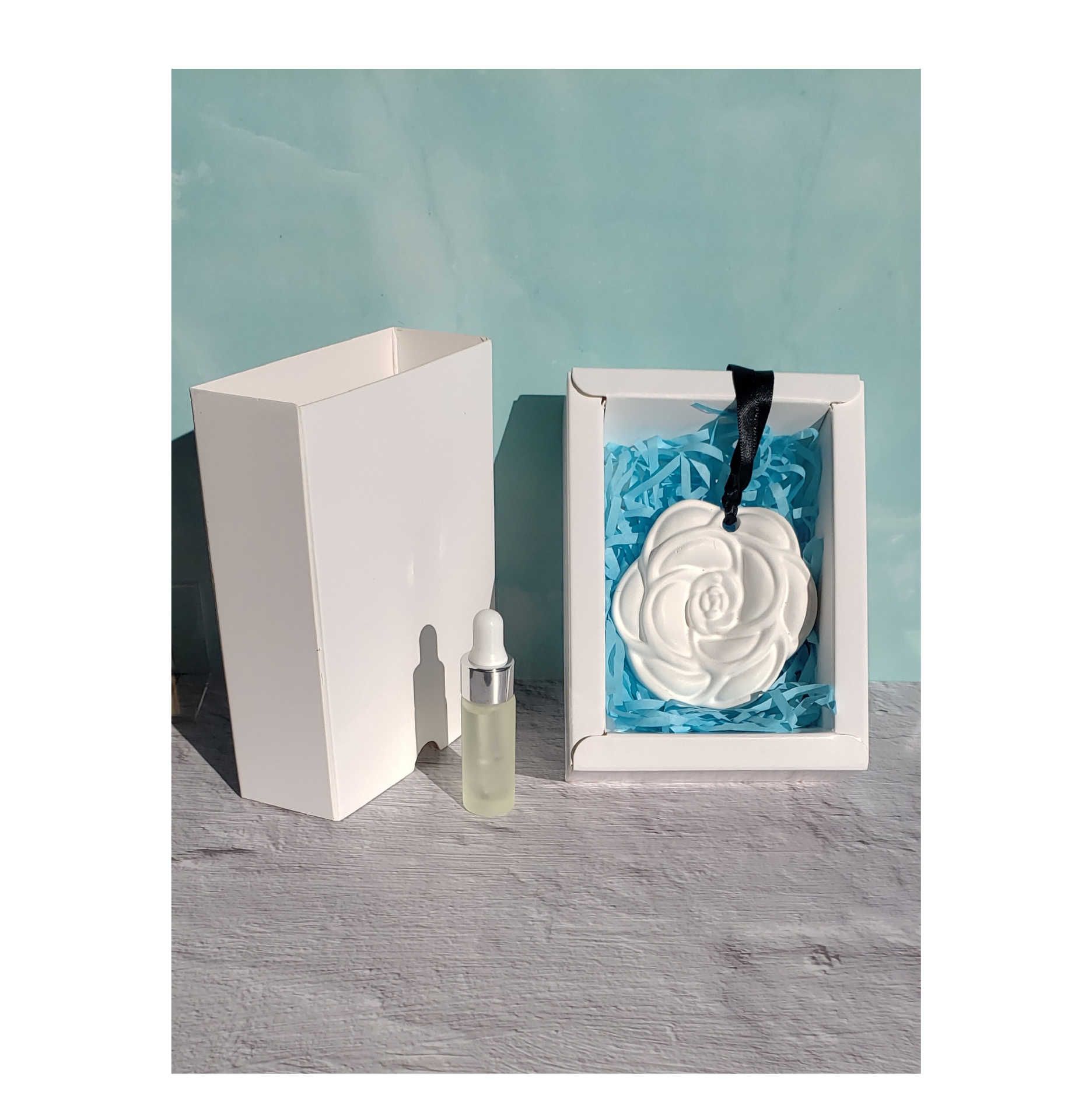 Coffret plâtre parfumé Fleur Camélia avec sa recharge "Divine"