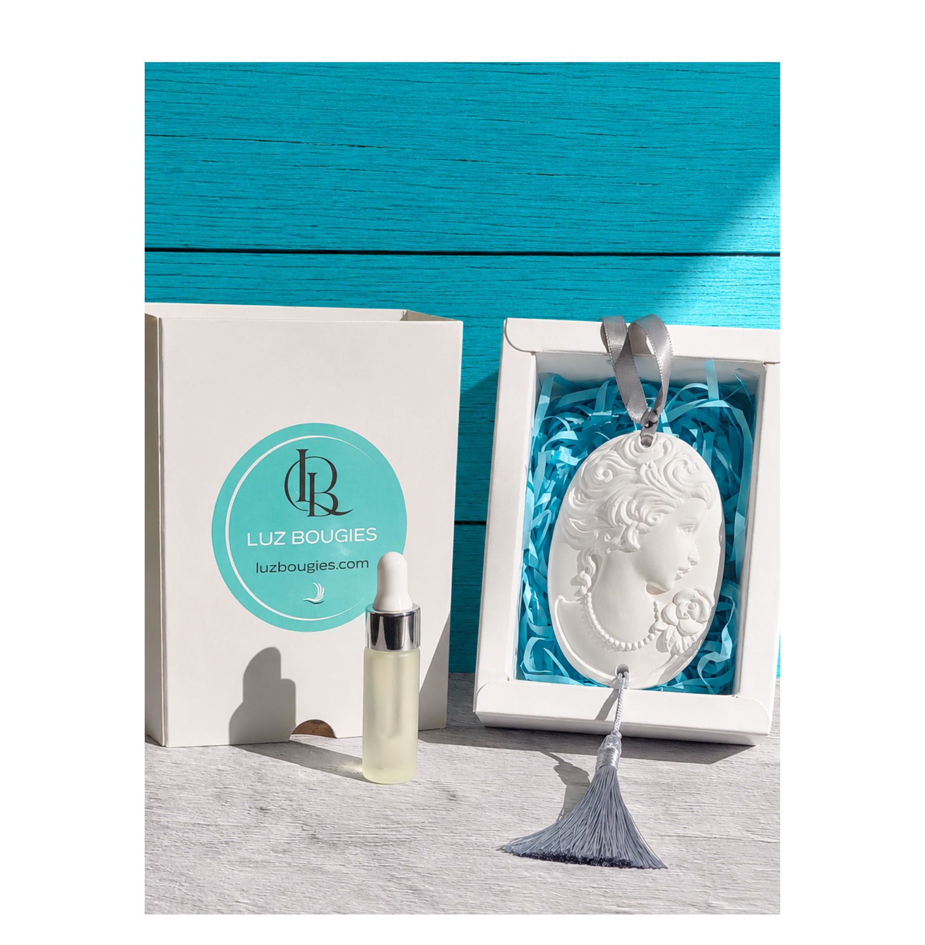 Coffret plâtre parfumé Camée avec sa recharge "Divine"