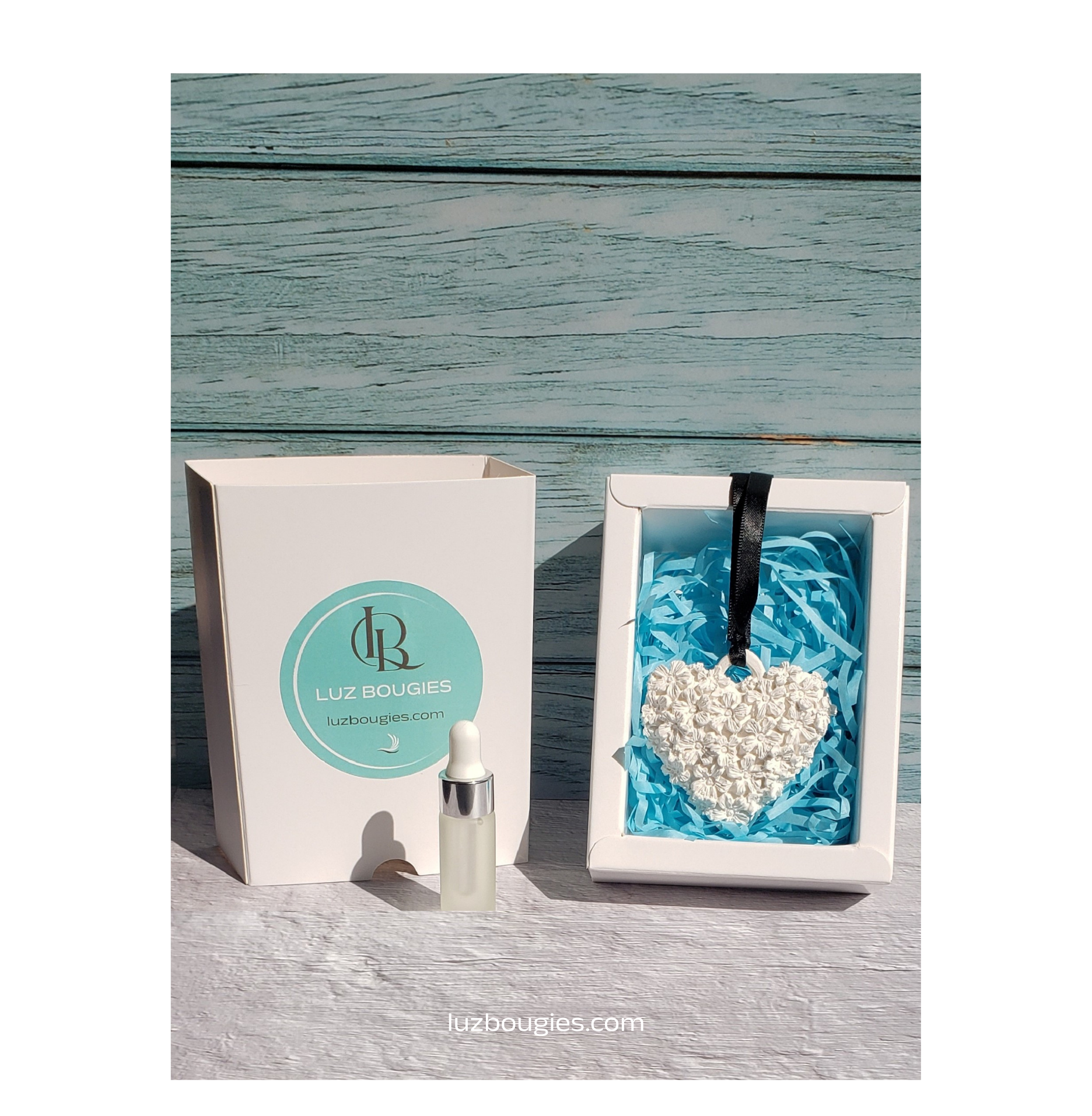 Coffret plâtre parfumé Cœur & Fleurs avec sa recharge "Divine"