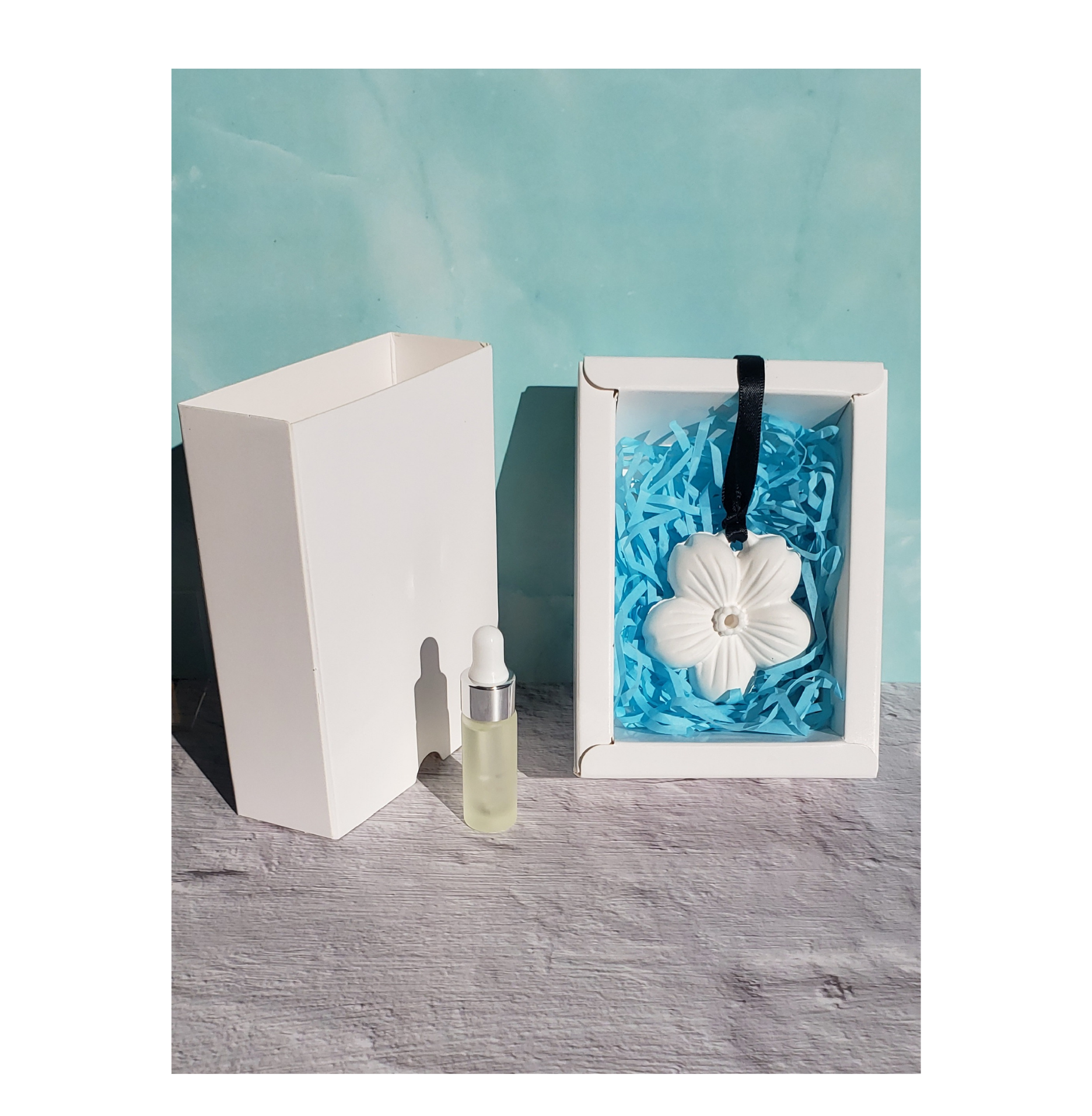 Coffret plâtre parfumé Fleur avec sa recharge "Divine"