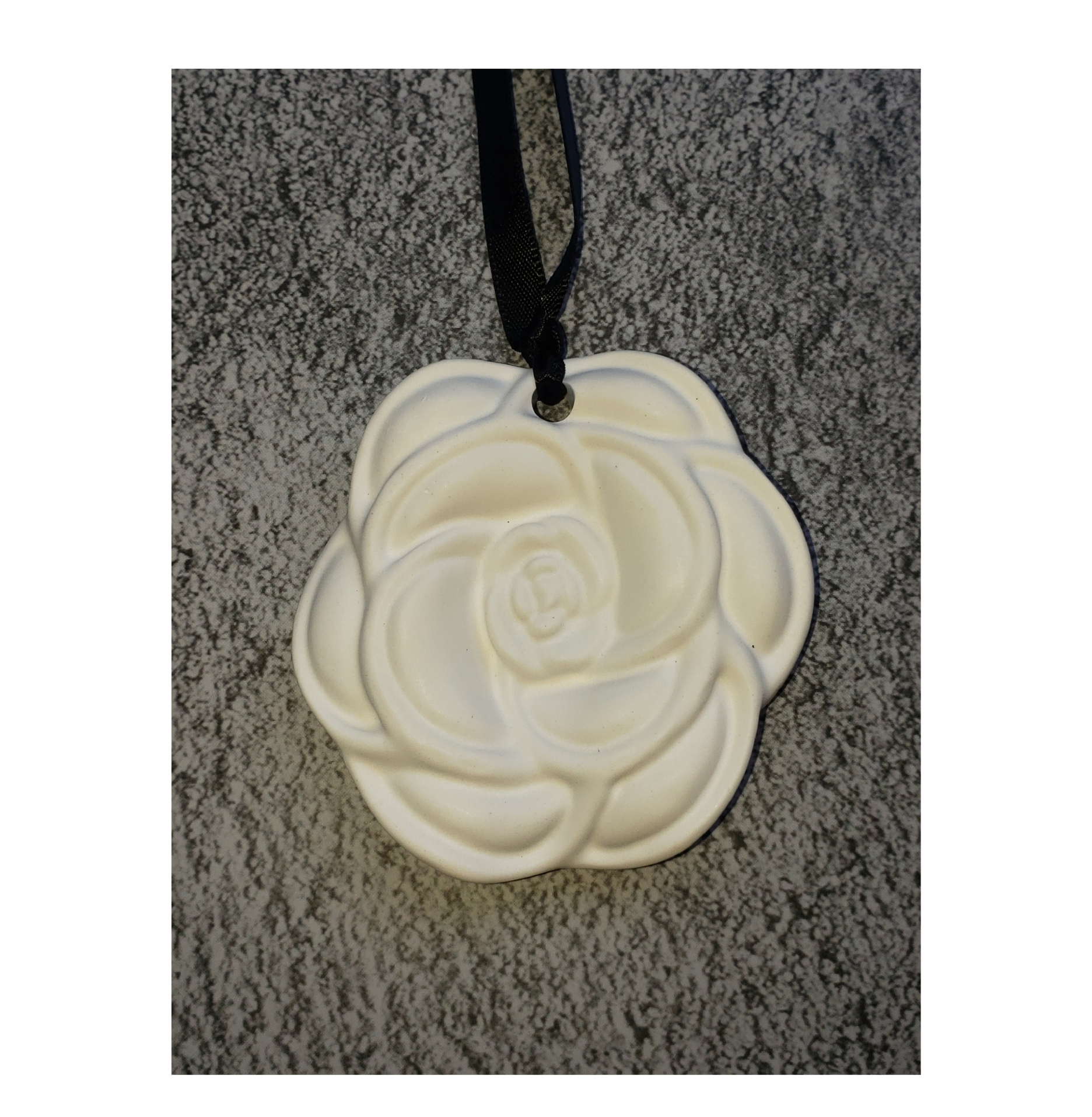 Coffret plâtre parfumé Fleur Camélia avec sa recharge "Divine"